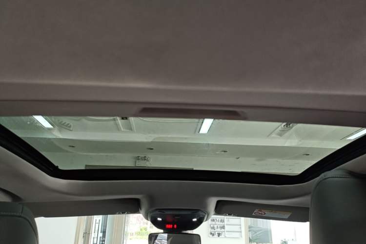 Used Citroen C5 X 2024 1.6T Enjoy the Extraordinary Headliner