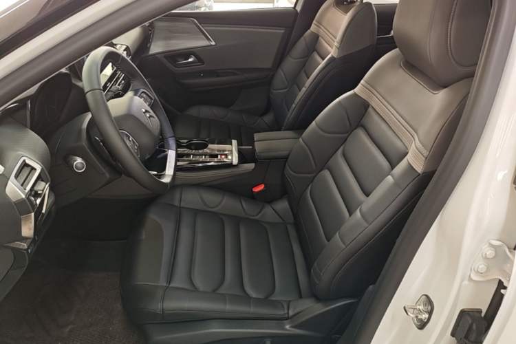 Used Citroen C5 X 2024 1.6T Enjoy the Extraordinary Left Front Seat