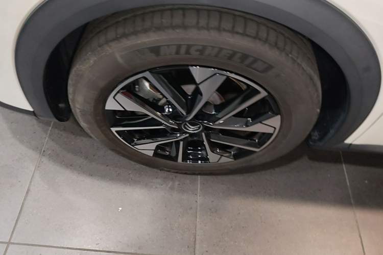 Used Citroen C5 X 2024 1.6T Enjoy the Extraordinary Left Front Wheel Hub
