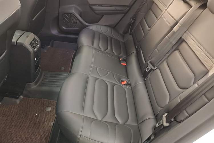 Used Citroen C5 X 2024 1.6T Enjoy the Extraordinary Left Rear Seat