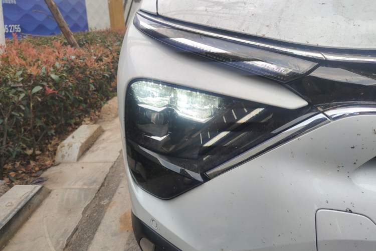 Used Citroen C5 X 2024 1.6T Extraordinary Power Right Front Headlight