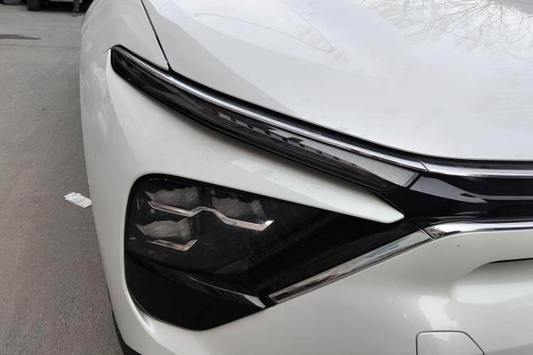 Used Citroen C5 X 2024 1.6T Extraordinary Power Right Front Headlight