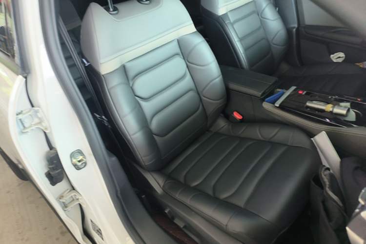 Used Citroen C5 X 2024 1.6T Enjoy the Extraordinary Right Front Seat
