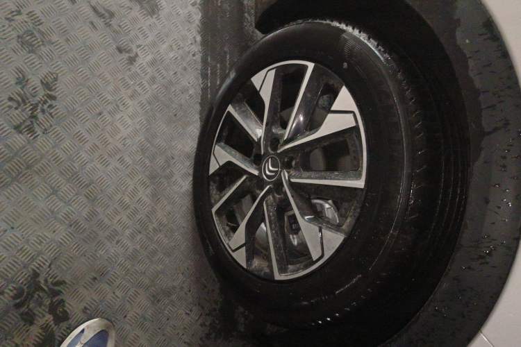 Used Citroen C5 X 2024 1.6T Enjoy the Extraordinary Right Front Wheel Hub