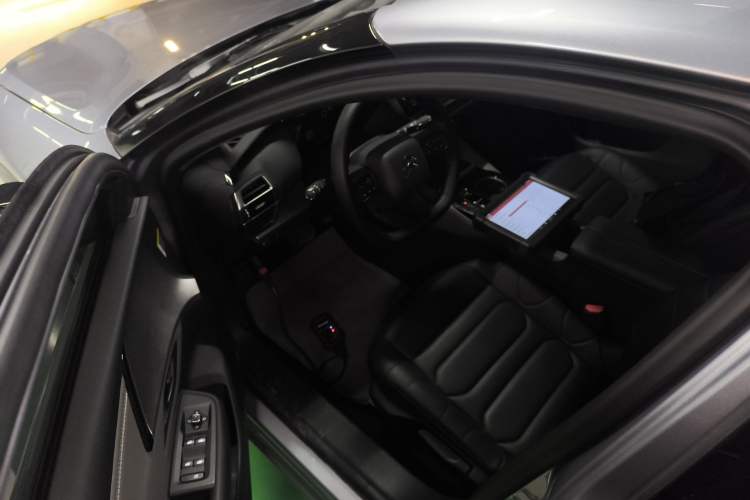 Used Citroen C5 X 2025 Model 1.6T Overseas Edition Driver Seat