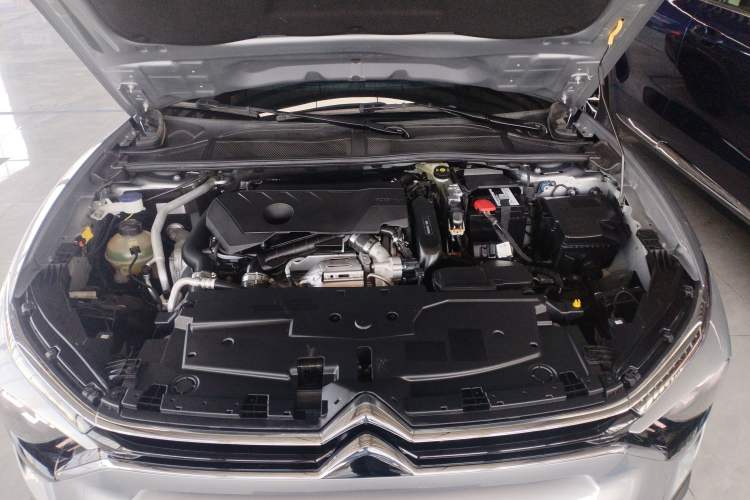 Used Citroen C5 X 2025 Model 1.6T Overseas Edition Engine Bay