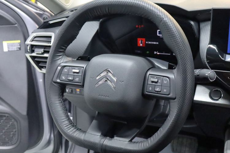 Used Citroen C5 X 2025 Model 1.6T Overseas Edition Interior 3