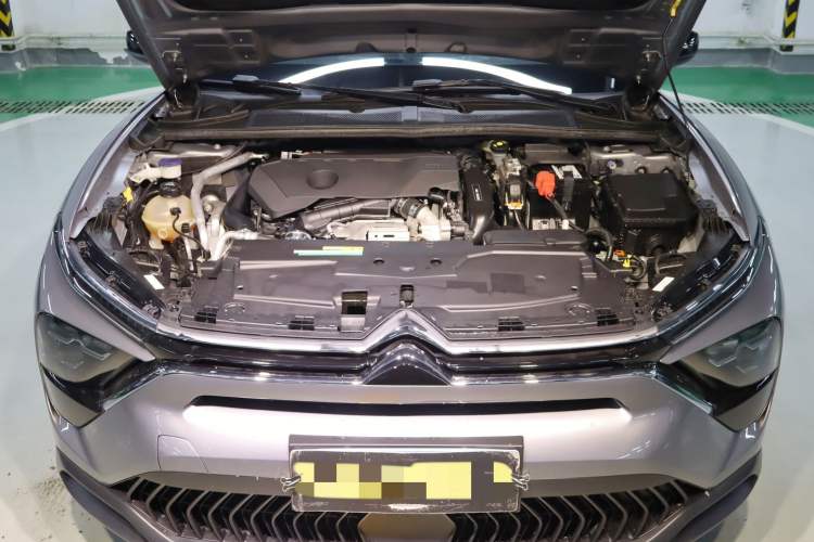 Used Citroen C5 X 2025 Model 1.6T Overseas Edition Interior 9