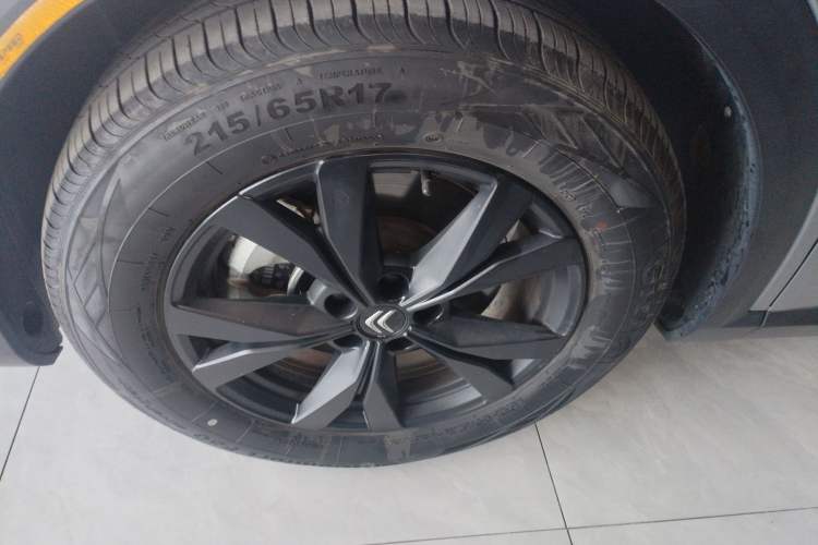 Used Citroen C5 X 2025 Model 1.6T Overseas Edition Left Front Wheel Hub