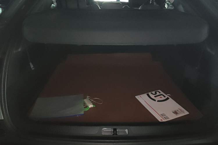 Used Citroen C5 X 2025 Model 1.6T Overseas Edition Trunk
