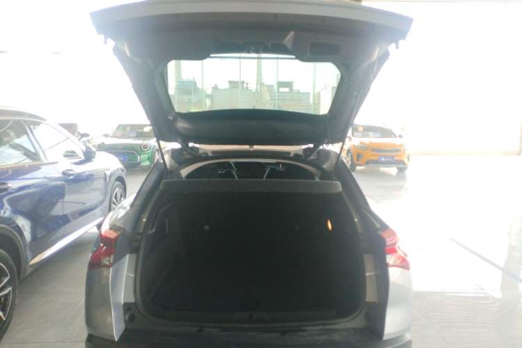 Used Citroen C5 X 2025 Model 1.6T Overseas Edition Trunk