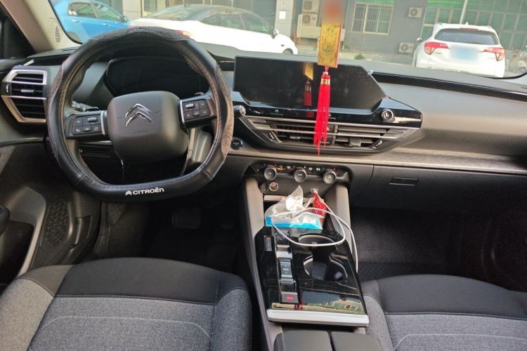 Used Citroen C5 X 2025 Model 1.6T Overseas Edition Center Console