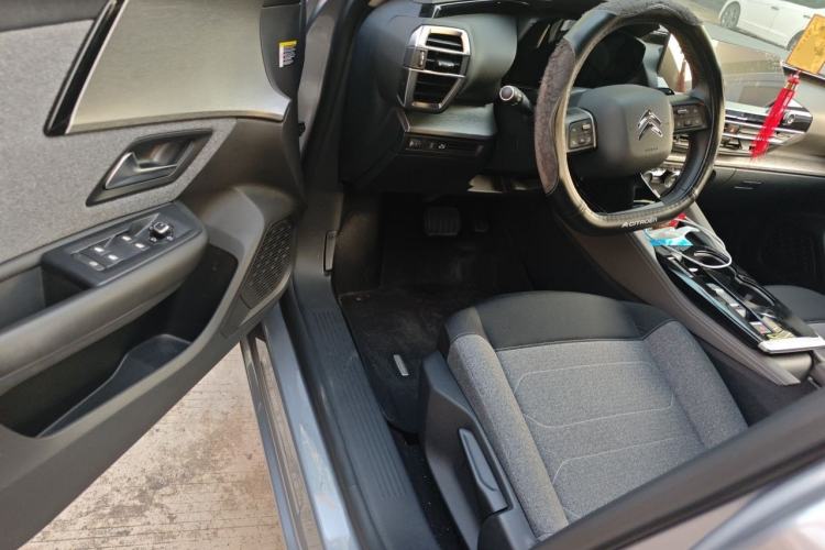 Used Citroen C5 X 2025 Model 1.6T Overseas Edition Driver Seat