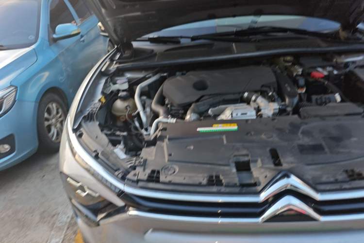 Used Citroen C5 X 2025 Model 1.6T Overseas Edition Engine Bay Right