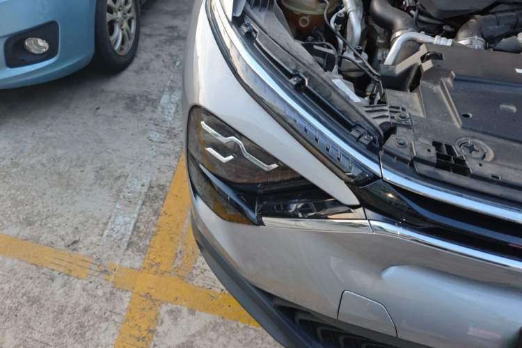 Used Citroen C5 X 2025 Model 1.6T Overseas Edition Right Front Headlight