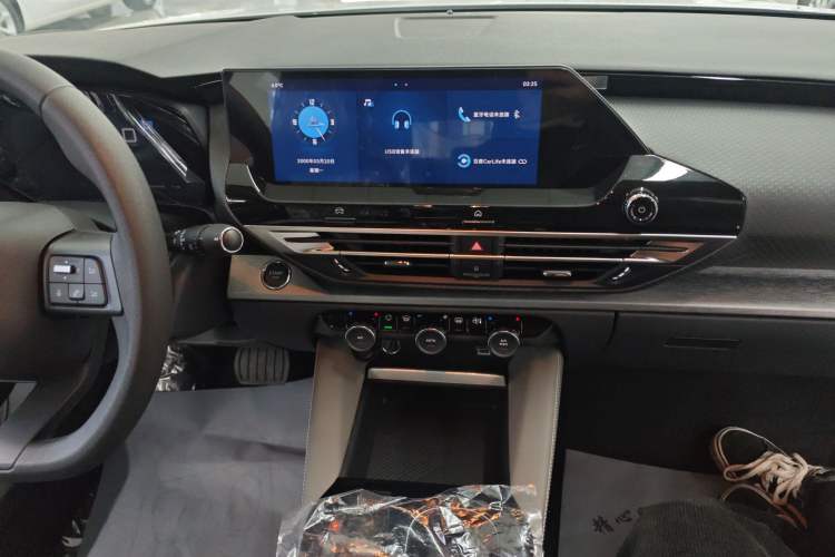Used Citroen C5 X 2025 Model 1.6T Overseas Edition Audio And AC Panel