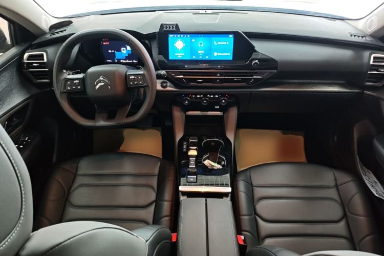 Used Citroen C5 X 2025 Model 1.6T Overseas Edition Center Console