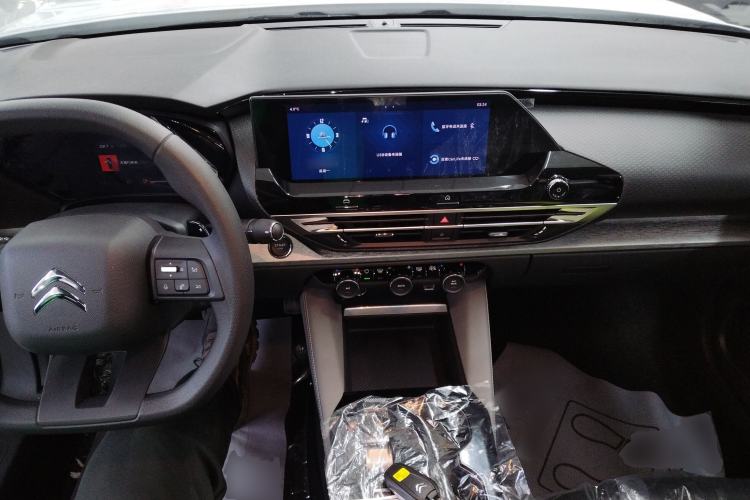 Used Citroen C5 X 2025 Model 1.6T Overseas Edition Center Console
