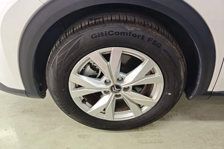 Used Citroen C5 X 2025 Model 1.6T Overseas Edition Left Front Wheel Hub