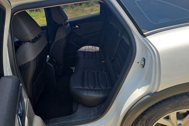 Used Citroen C5 X 2025 Model 1.6T Overseas Edition Left Rear Seat