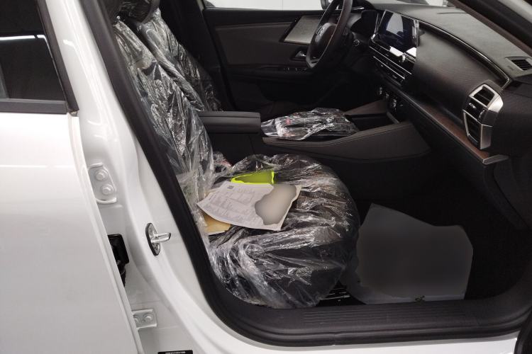 Used Citroen C5 X 2025 Model 1.6T Overseas Edition Right Front Seat