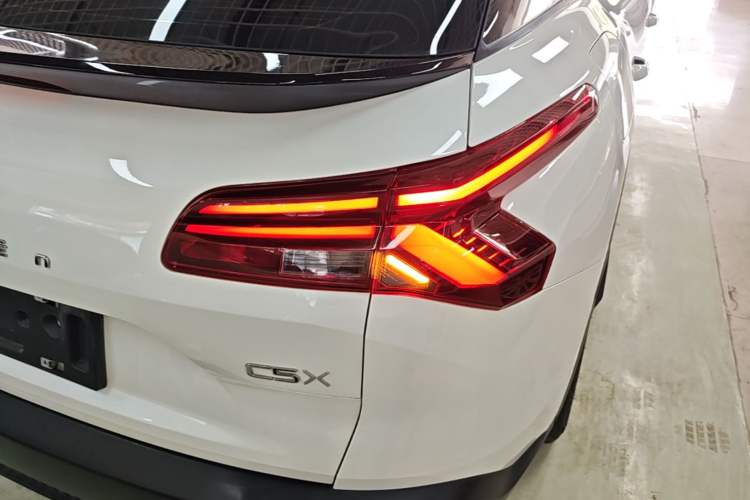 Used Citroen C5 X 2025 Model 1.6T Overseas Edition Right Rear Taillight