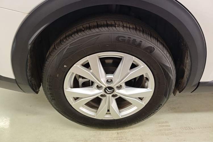 Used Citroen C5 X 2025 Model 1.6T Overseas Edition Right Rear Wheel Hub