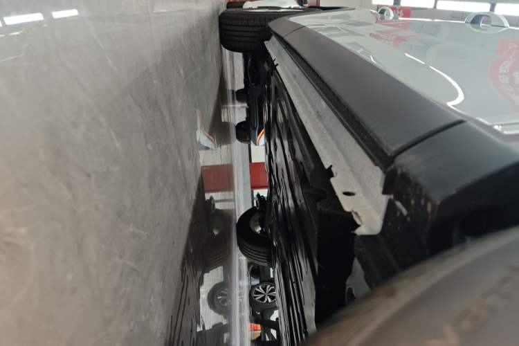 Used Citroen C5 X 2025 Model 1.6T Overseas Edition Right Side Sill