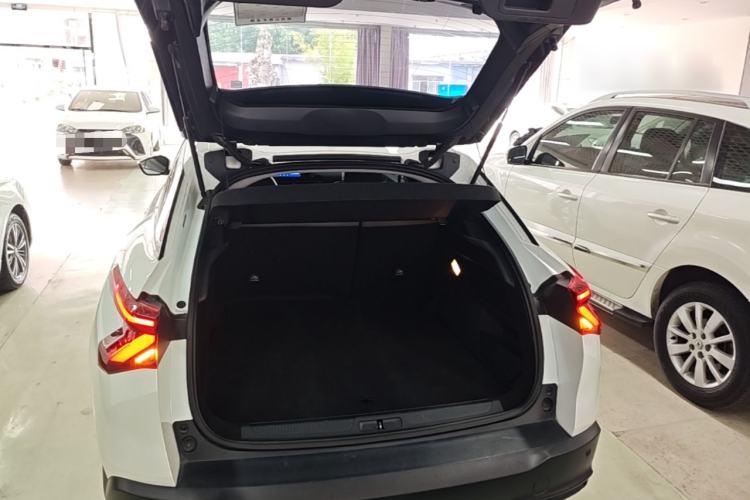 Used Citroen C5 X 2025 Model 1.6T Overseas Edition Trunk