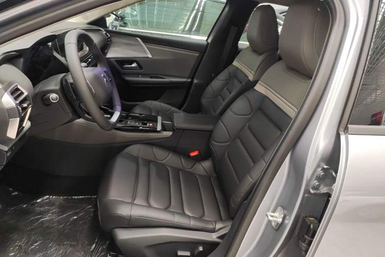 Used Citroen C5 X 2026 Model, 1.6T Enjoying Extraordinary Left Front Seat