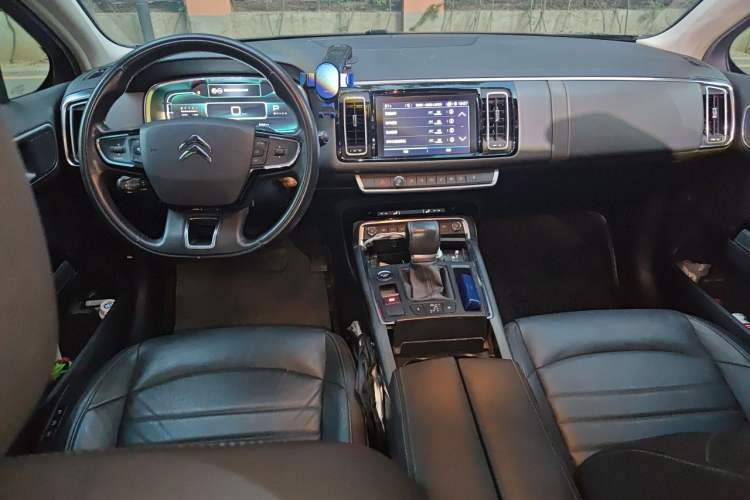 Used Citroen C6 2017 380THP Luxury Version Center Console