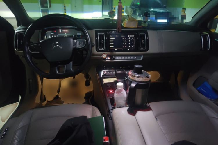 Used Citroen C6 2017 380THP Prestige Model Center Console