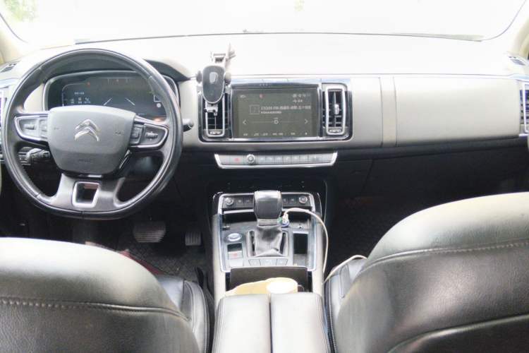 Used Citroen C6 2017 380THP Prestige Model Center Console