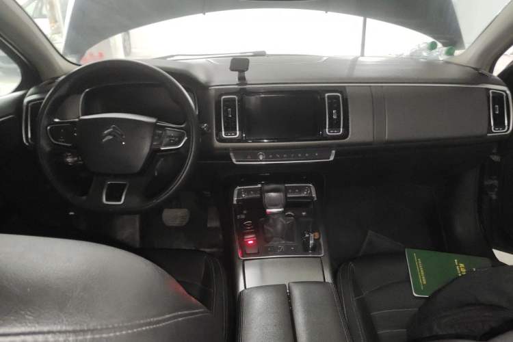 Used Citroen C6 2017 380THP Luxury Version Center Console