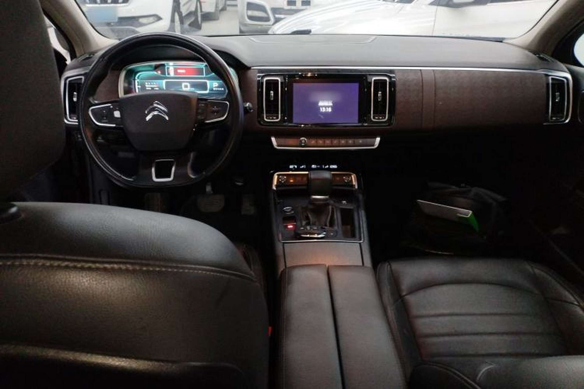Used Citroen C6 2017 Revised Version 380THP Luxury Edition Center Console