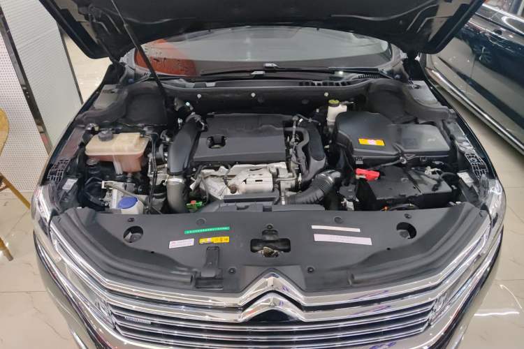 Used Citroen C6 2017 Revised Version 380THP Luxury Edition Engine Bay