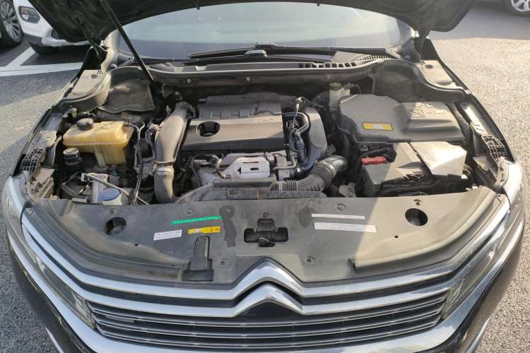 Used Citroen C6 2017 380THP Prestige Model Engine Bay