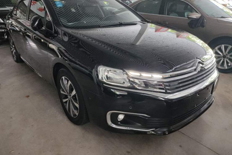 Used Citroen C6 2017 350THP Luxury Model Front Right 45 Deg