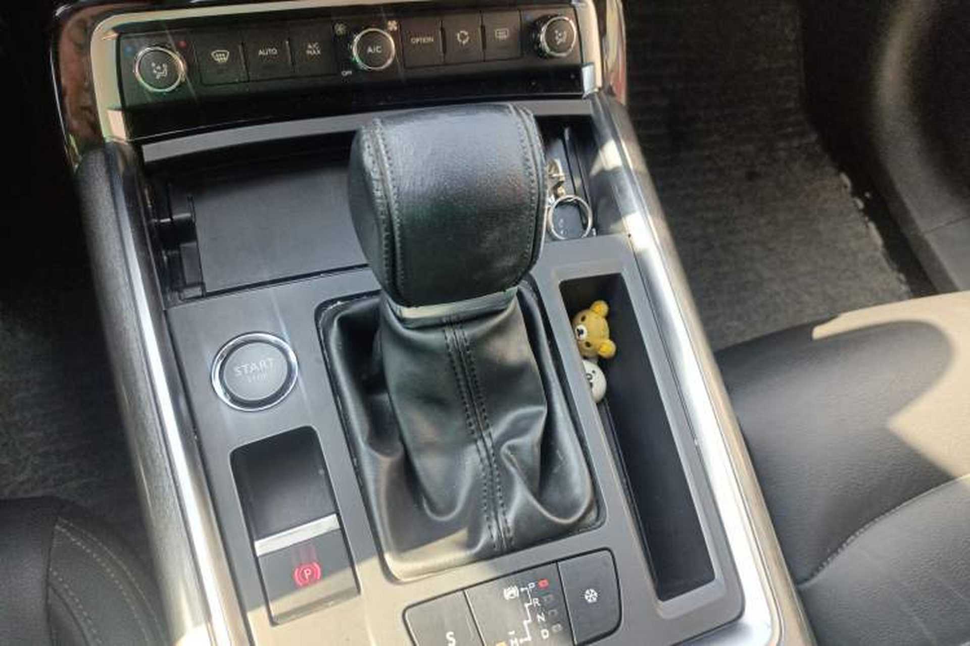 Used Citroen C6 2017 380THP Luxury Version Gear Lever