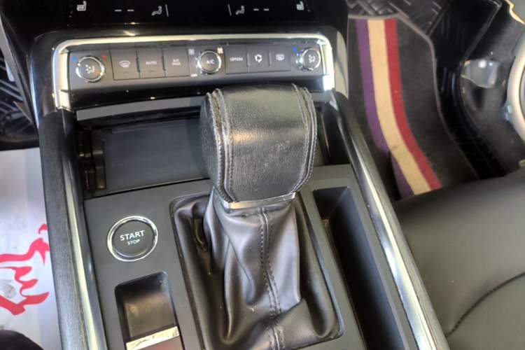 Used Citroen C6 2017 Revised Version 380THP Luxury Edition Gear Lever