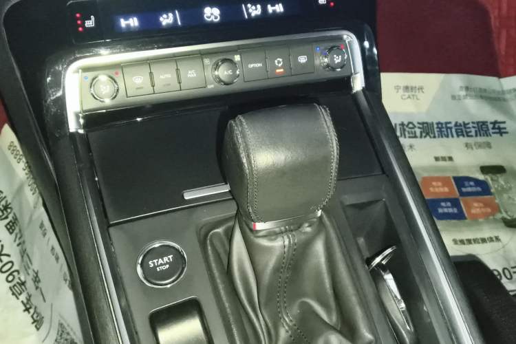 Used Citroen C6 2017 Revised Version 380THP Luxury Edition Gear Lever