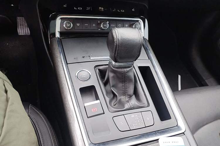 Used Citroen C6 2017 380THP Luxury Version Gear Lever