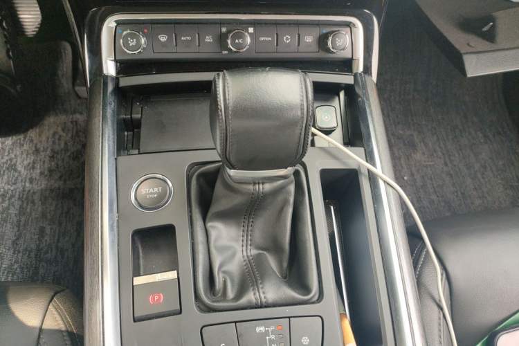 Used Citroen C6 2017 Revised Version 380THP Luxury Edition Gear Lever