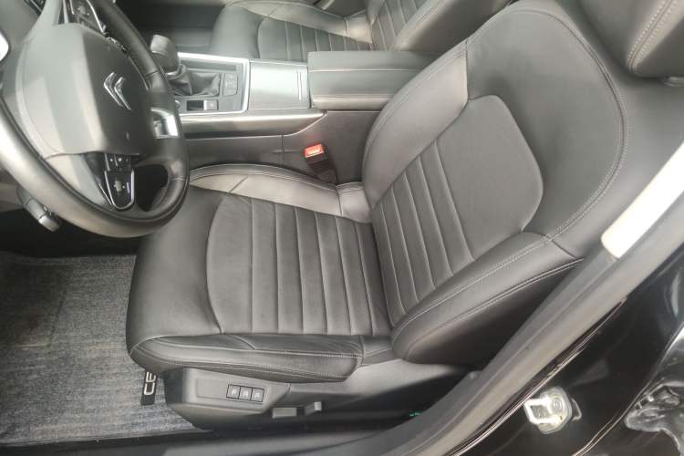 Used Citroen C6 2017 Revised Version 380THP Luxury Edition Interior 3