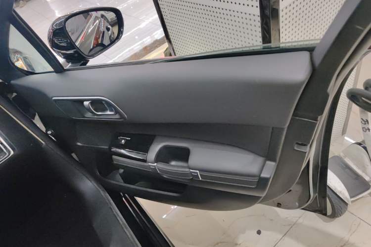 Used Citroen C6 2017 Revised Version 380THP Luxury Edition Right Front Door Interior