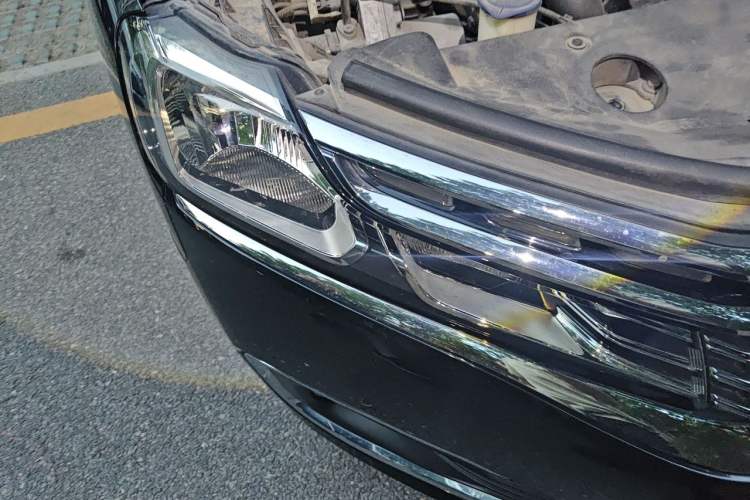 Used Citroen C6 2017 380THP Luxury Version Right Front Headlight