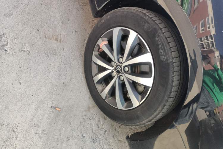 Used Citroen C6 2017 380THP Luxury Version Right Front Wheel Hub