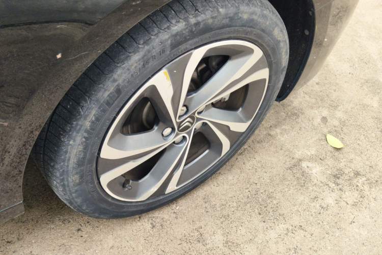 Used Citroen C6 2017 380THP Prestige Model Right Front Wheel Hub