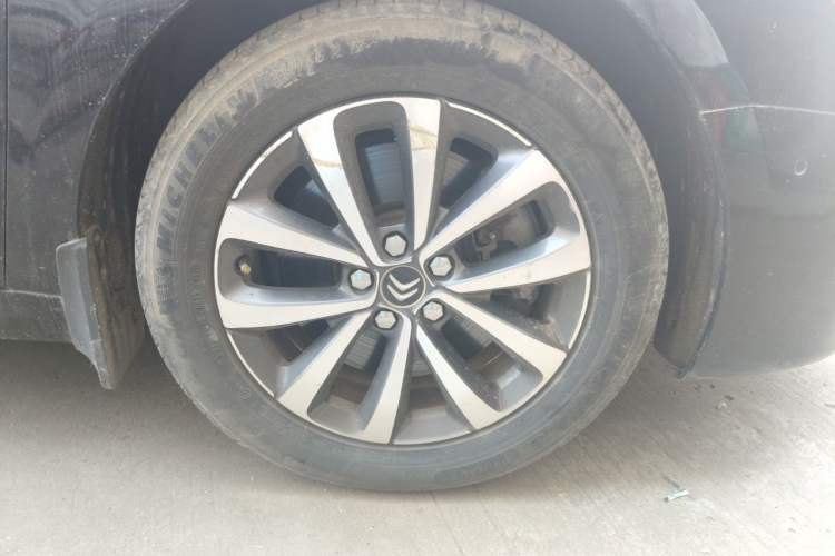 Used Citroen C6 2017 380THP Luxury Version Right Front Wheel Hub