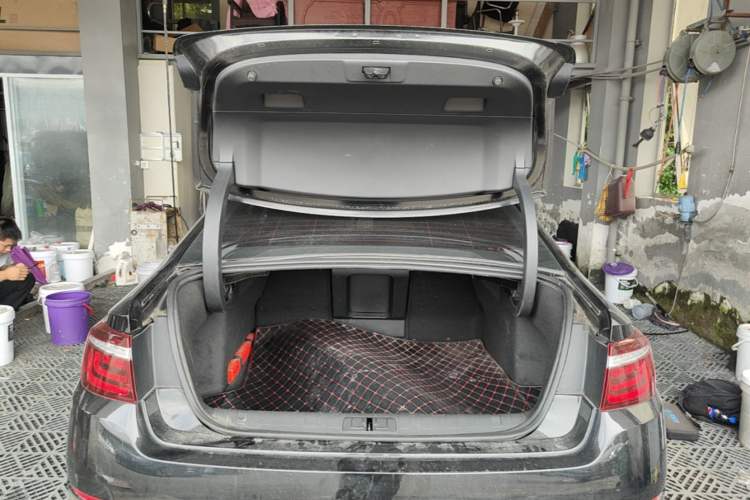 Used Citroen C6 2017 380THP Prestige Model Trunk